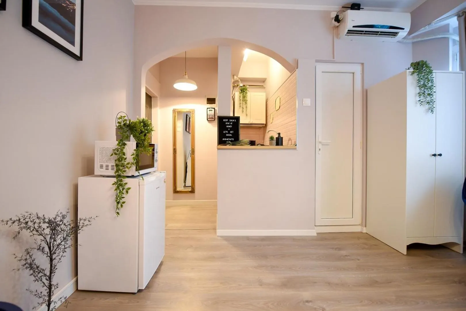 Heart Of Bucharest - Cozy Studios On Smardan Street 0*,  Romania