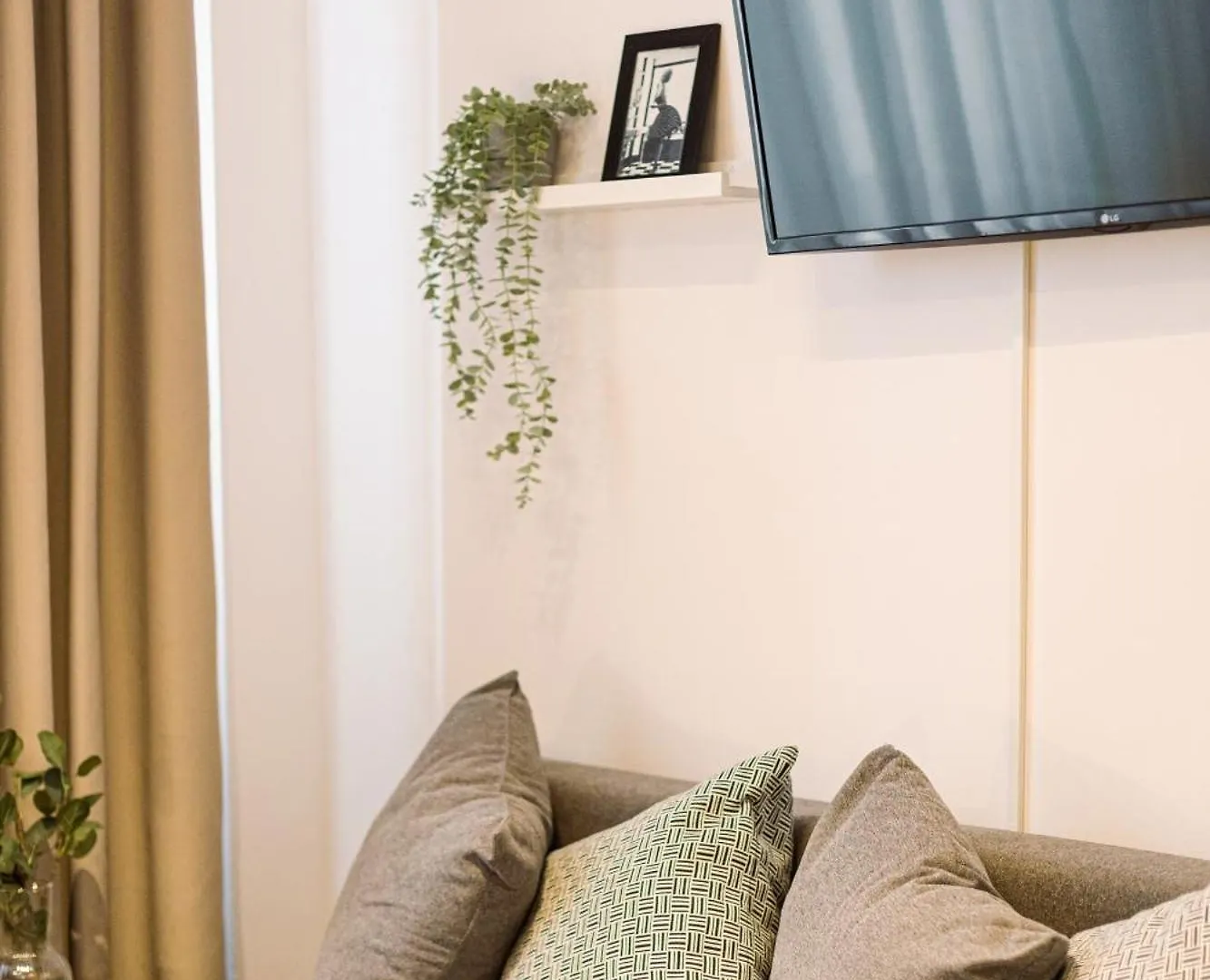 Heart Of Bucharest - Cozy Studios On Smardan Street 0*,